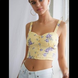 Lined-gleaned floral top